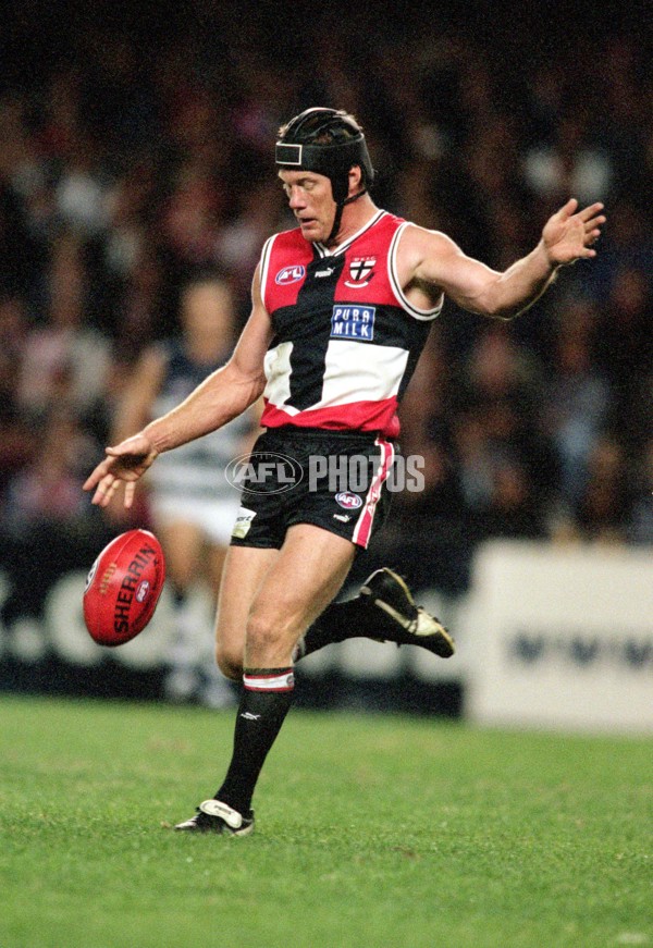 AFL 2001 Rd 2 - St Kilda v Geelong - 167762