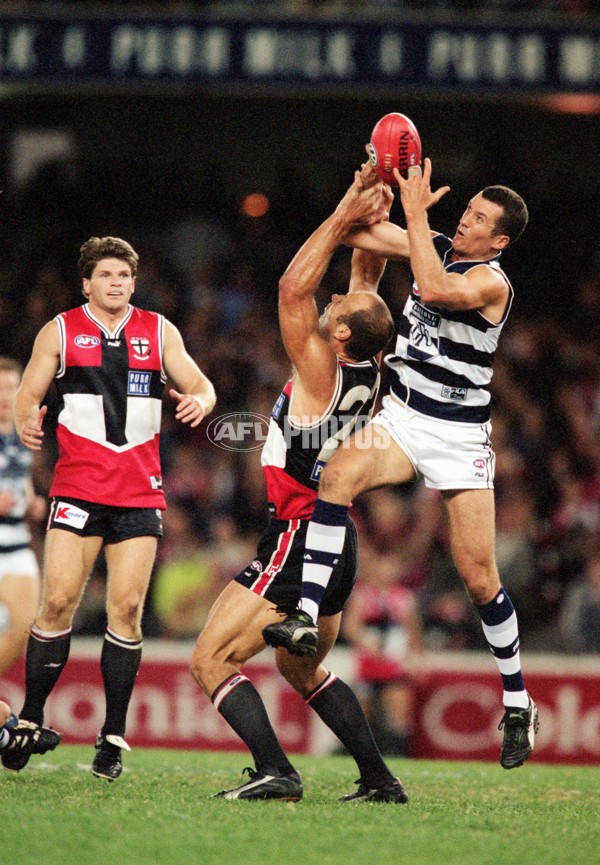 AFL 2001 Rd 2 - St Kilda v Geelong - 167775