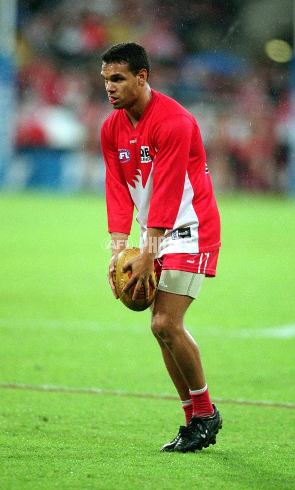 AFL 2001 Rd 4 - Sydney v Essendon - 167982