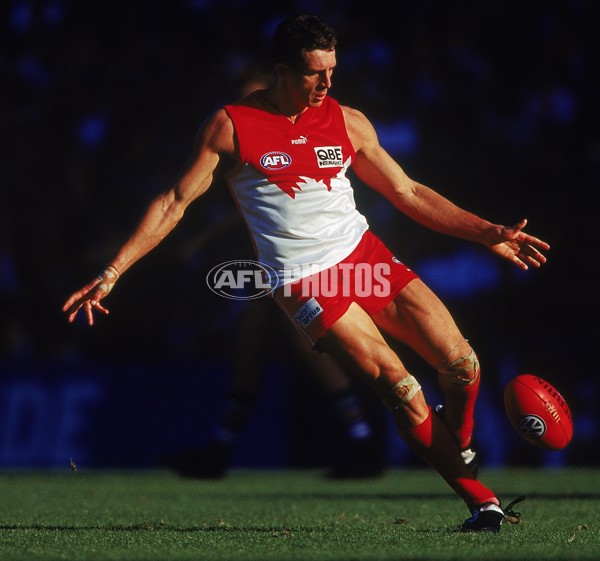 AFL 2001 Rd 9 - Sydney v Fremantle - 168042