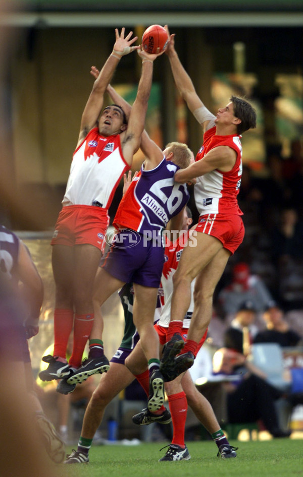 AFL 2001 Rd 9 - Sydney v Fremantle - 168019