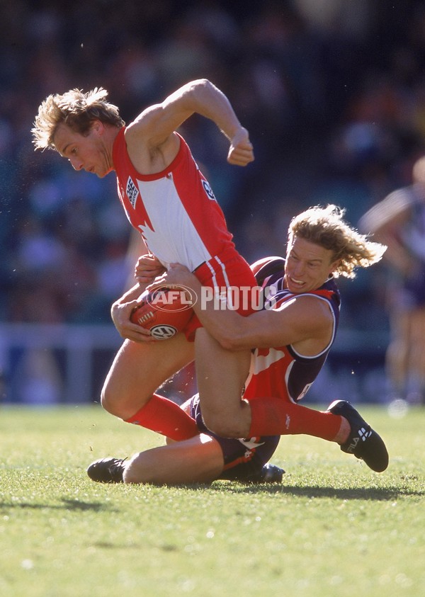 AFL 2001 Rd 9 - Sydney v Fremantle - 168037