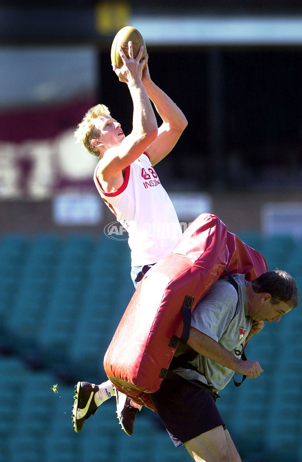 AFL 2001 Media - Sydney Training 100801 - 168059