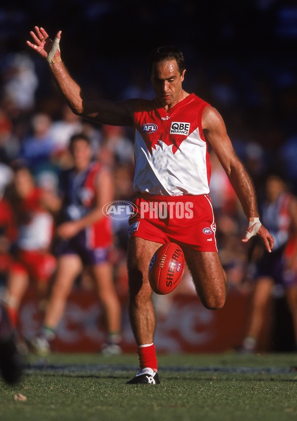 AFL 2001 Rd 9 - Sydney v Fremantle - 168043