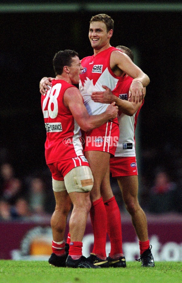 AFL 2001 Rd 9 - Sydney v Fremantle - 168064