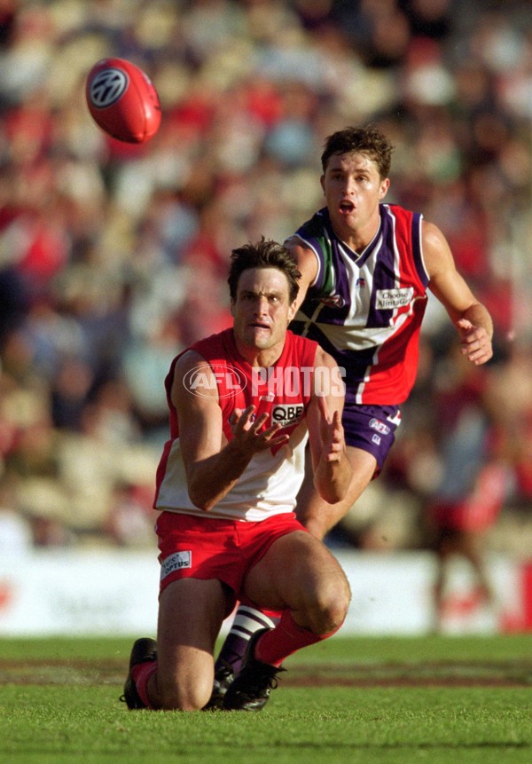 AFL 2001 Rd 9 - Sydney v Fremantle - 168065