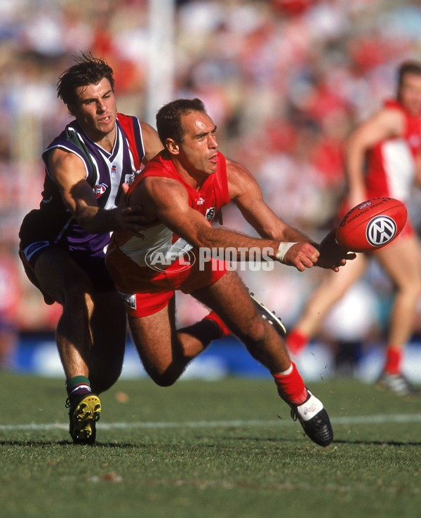 AFL 2001 Rd 9 - Sydney v Fremantle - 168062