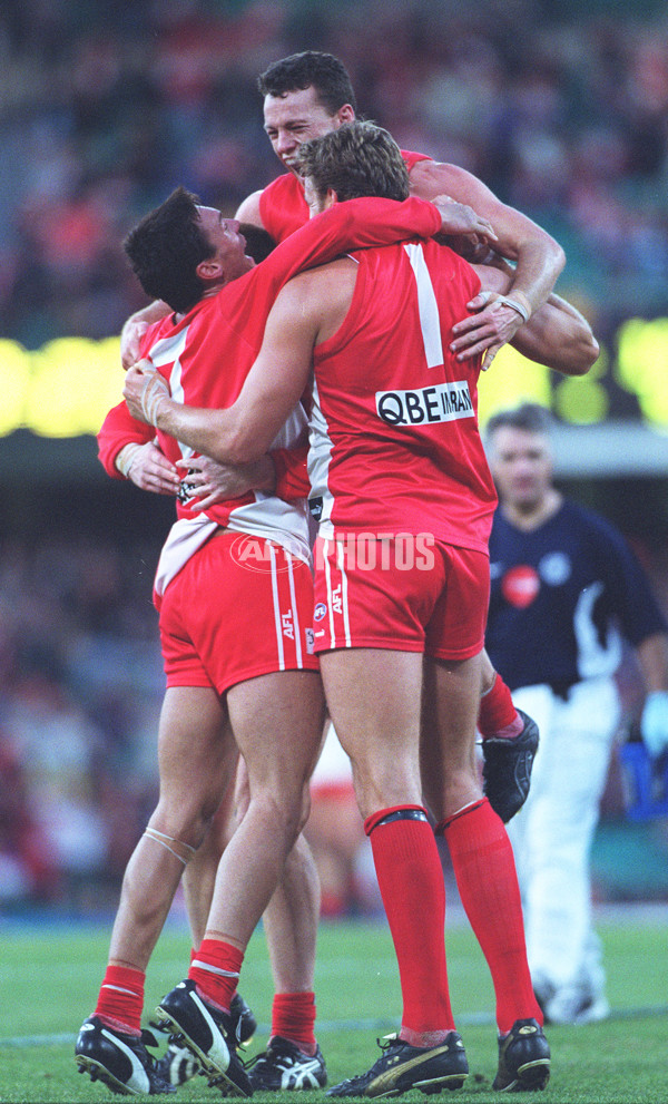 AFL 2001 Rd 14 - Sydney v Carlton - 168081