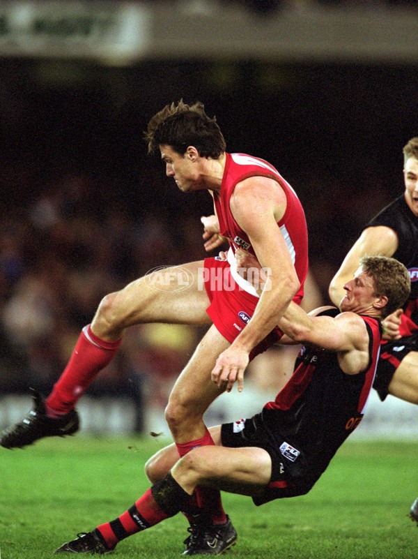 AFL 2001 Rd 19 - Essendon v Sydney - 168225