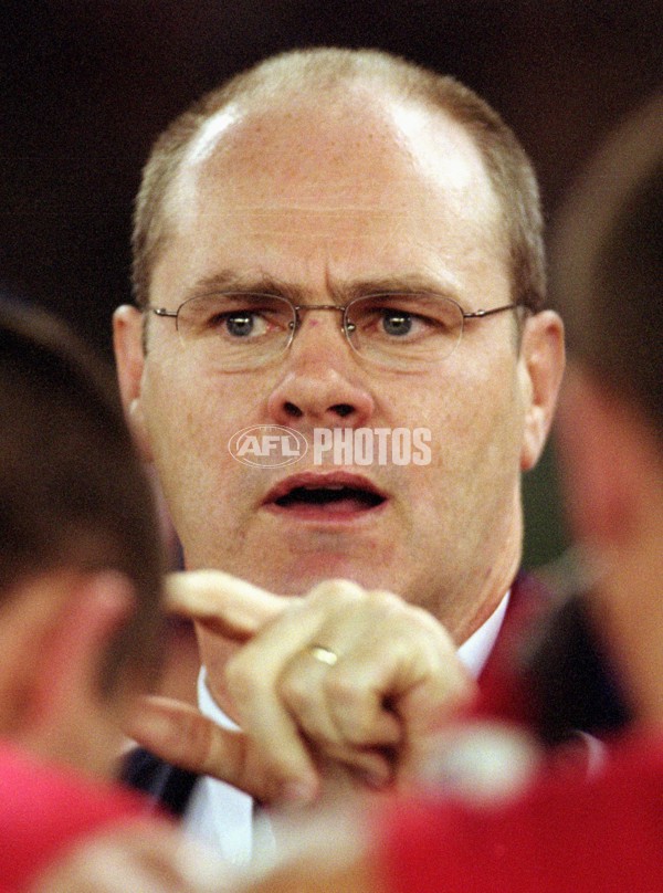 AFL 2001 Rd 19 - Essendon v Sydney - 168256