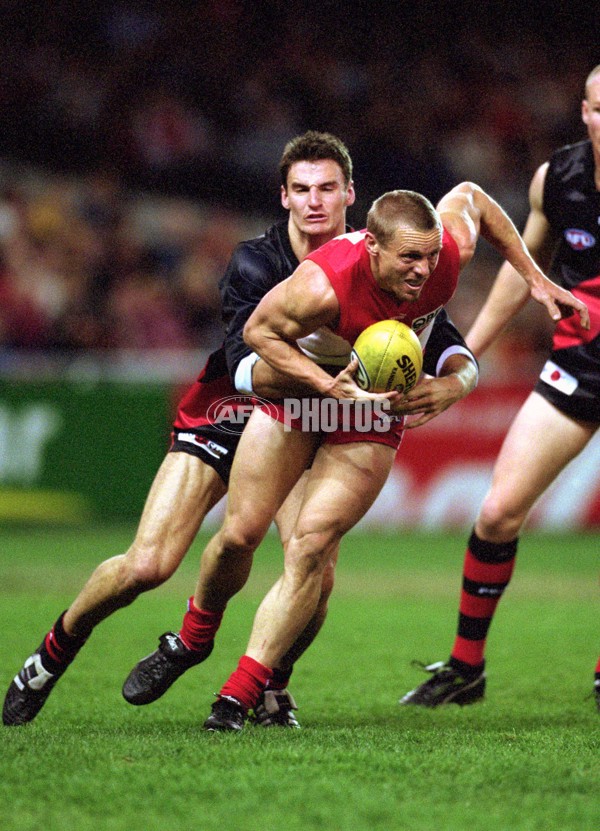 AFL 2001 Rd 19 - Essendon v Sydney - 168258