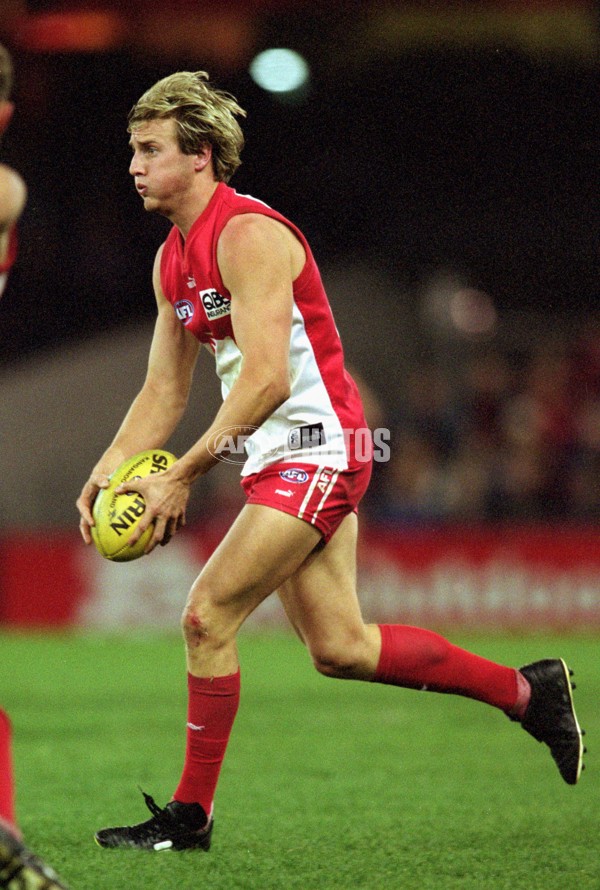 AFL 2001 Rd 19 - Essendon v Sydney - 168257