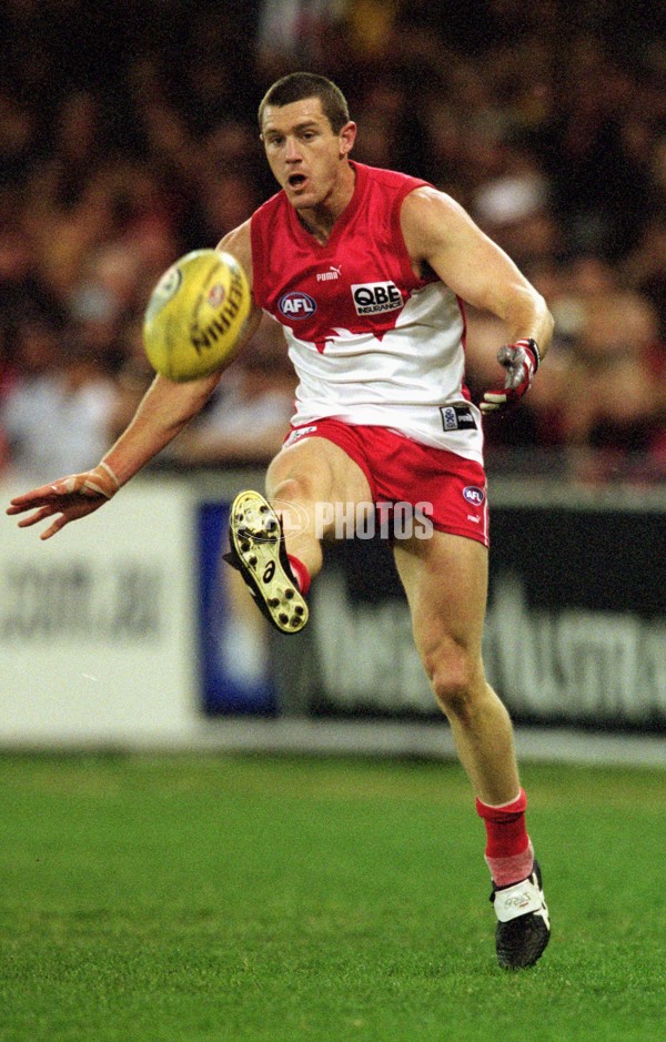 AFL 2001 Rd 19 - Essendon v Sydney - 168280