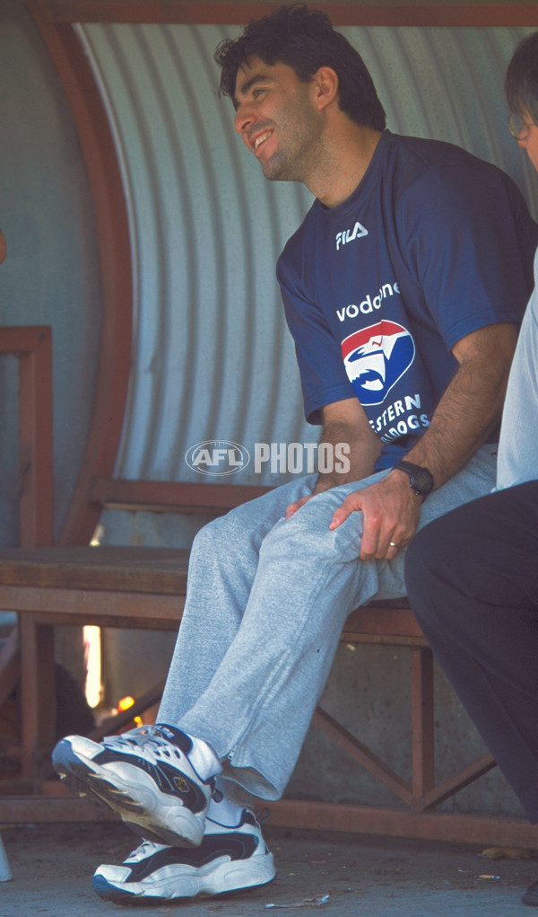 AFL 2001 Media - Western Bulldogs 010501 - 168331