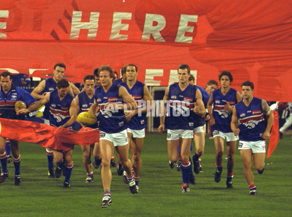 AFL 2001 Rd 7 - Melbourne v Western Bulldogs - 168401