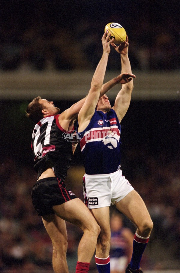 AFL 2001 Rd 7 - Melbourne v Western Bulldogs - 168446