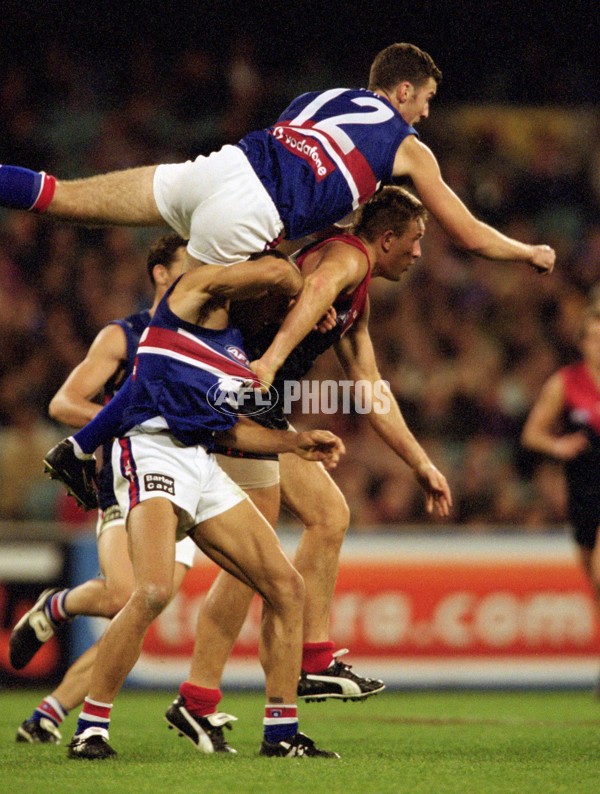 AFL 2001 Rd 7 - Melbourne v Western Bulldogs - 168441