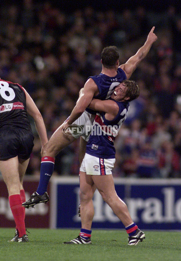 AFL 2001 Rd 7 - Melbourne v Western Bulldogs - 168393