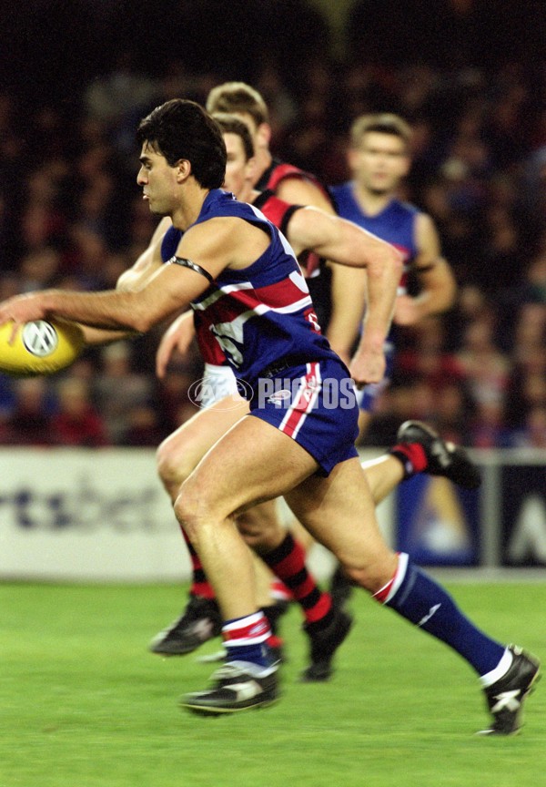 AFL 2001 Rd 14 - Western Bulldogs v Essendon - 168478
