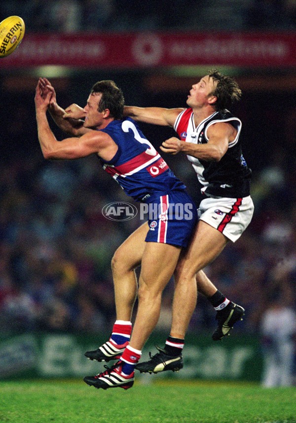 AFL 2001 Rd 1 - St Kilda v Western Bulldogs - 168595