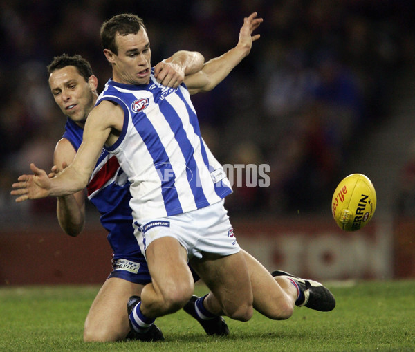 AFL 2004 Rd 21 - Western Bulldogs v Kangaroos - 173330