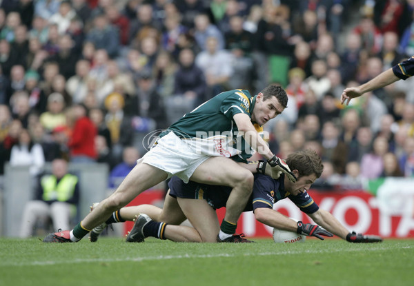 AFL 2004 International Rules 1st Test - Ireland v Australia - 173651