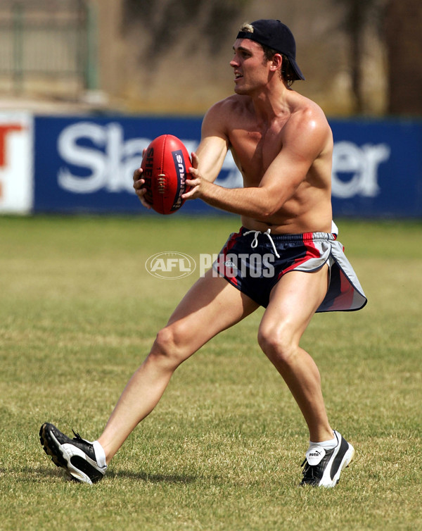 AFL 2004 Media - Melbourne Training 291104 - 173710
