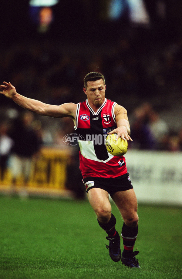 2001 AFL Round 19 - St Kilda v Port Adelaide - 22219