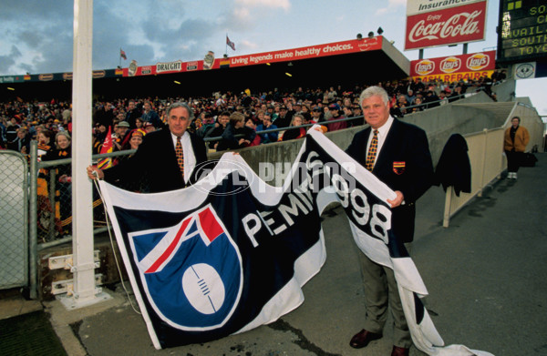 AFL 1999 Round 1 - Adelaide v Western Bulldogs - 24332