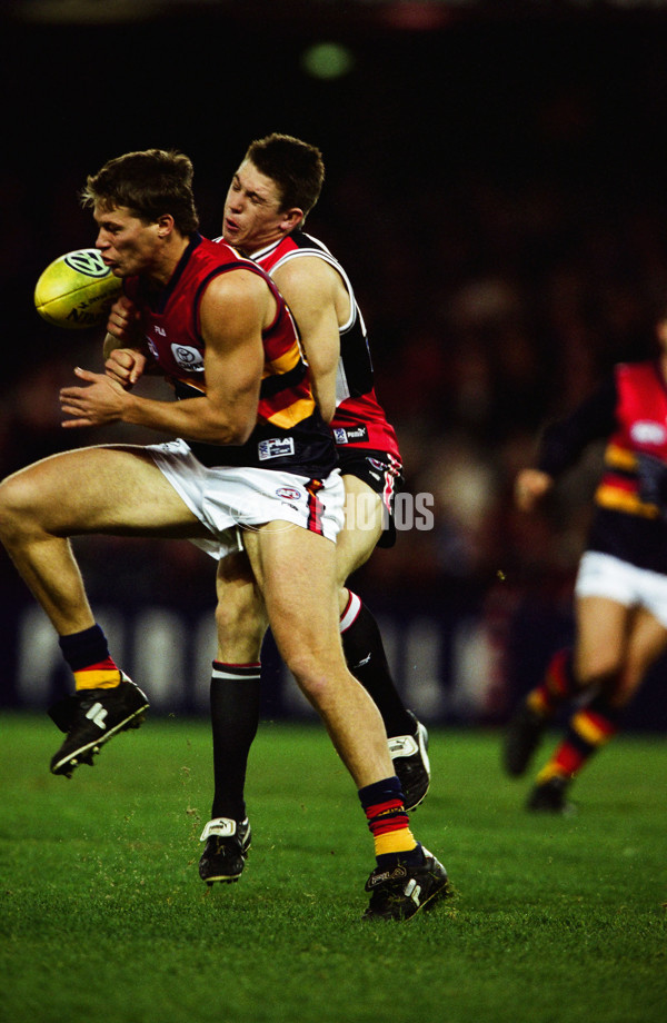 AFL 2001 Round 15 - St Kilda v Adelaide - 24544