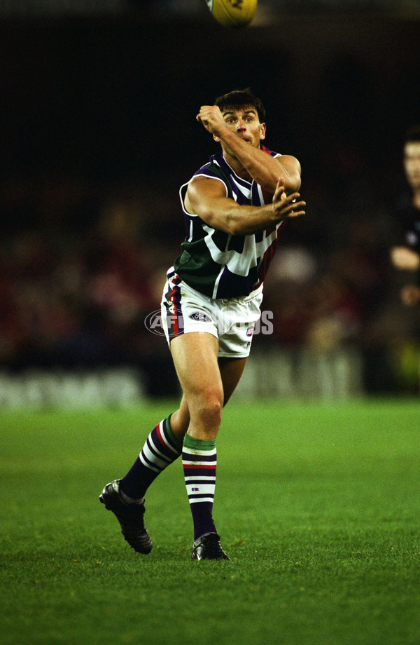 AFL 2001 Round 13 - Essendon v Fremantle - 25321