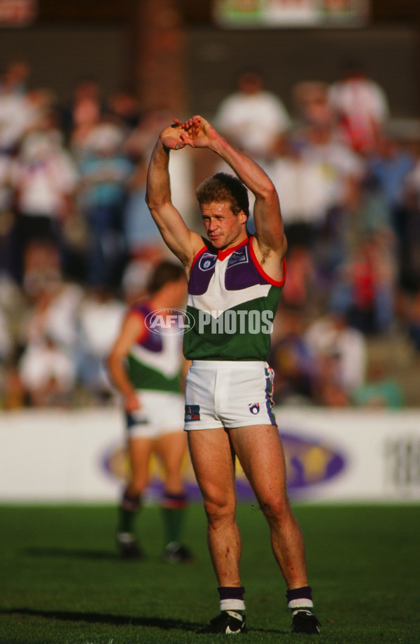 AFL 1995 Round 3 - Fremantle v Fitzroy - 25513