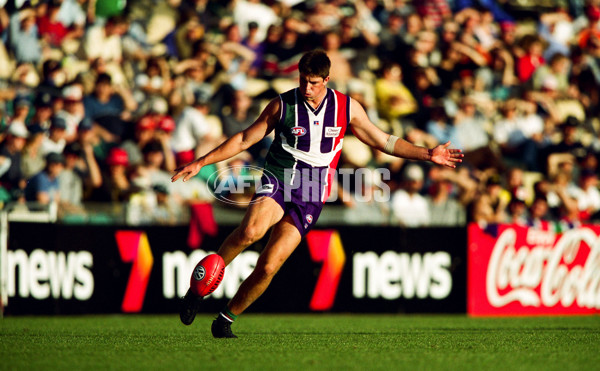 AFL 2001 Round 9 - Sydney v Fremantle - 25588