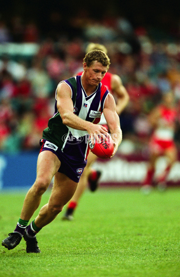 AFL 2001 Round 9 - Sydney v Fremantle - 25585