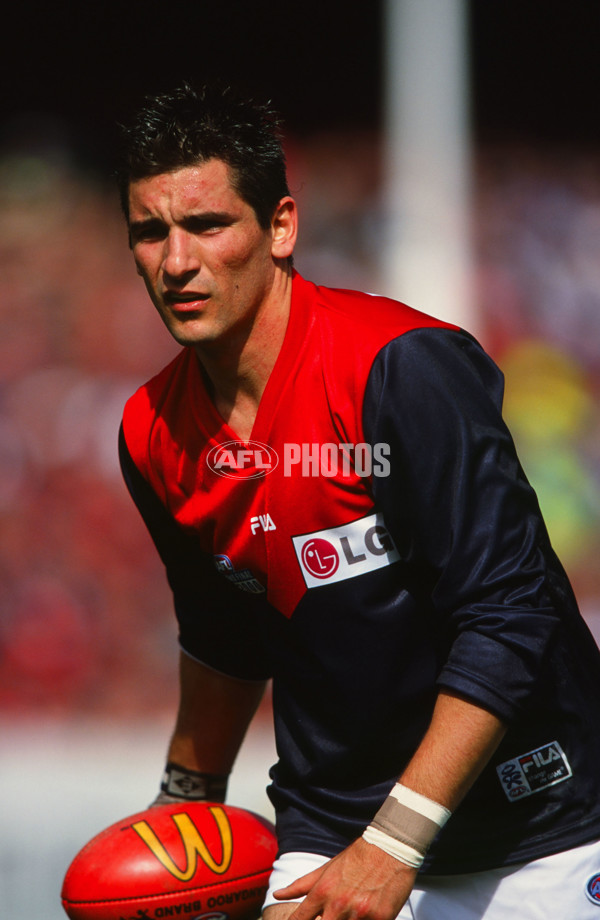 AFL 2000 Grand Final - Essendon v Melbourne - 25683