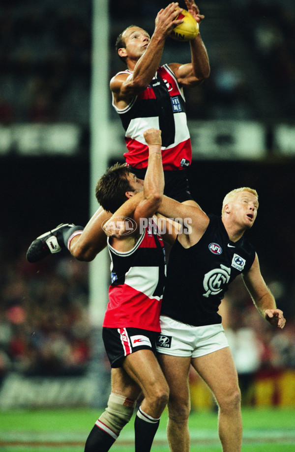 AFL 2000 Rd 10 - St Kilda v Carlton - 27380