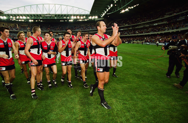 AFL 2001 Rd 6 - St Kilda v Sydney - 27378