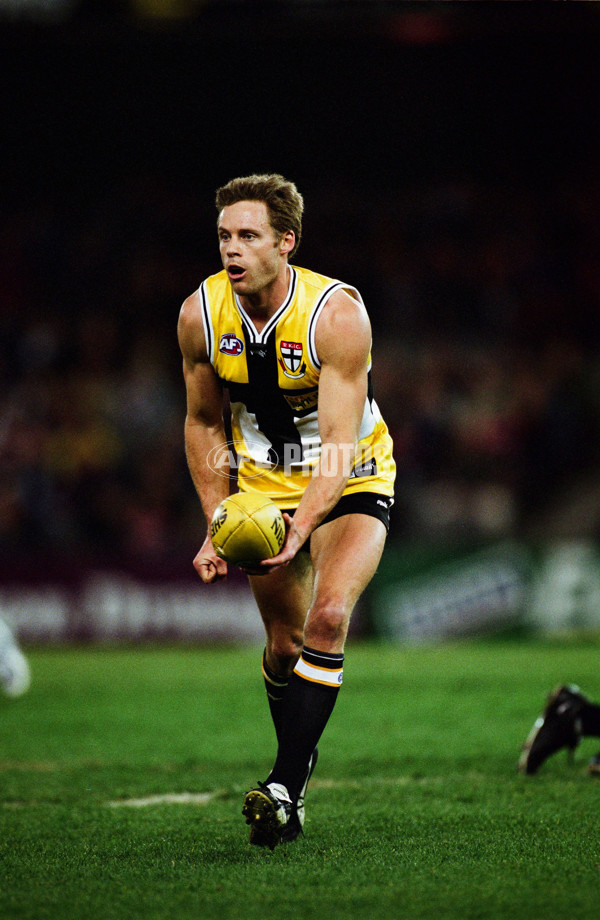 AFL 2001 Rd 20 - St Kilda v Carlton - 27497