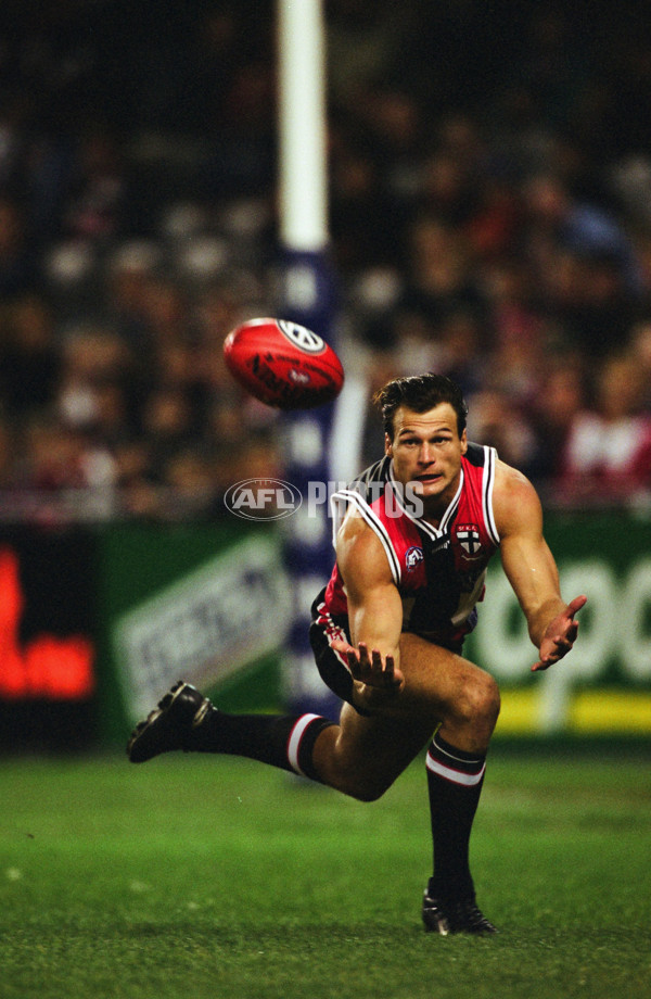AFL 2001 Rd 2 - St Kilda v Geelong - 27584