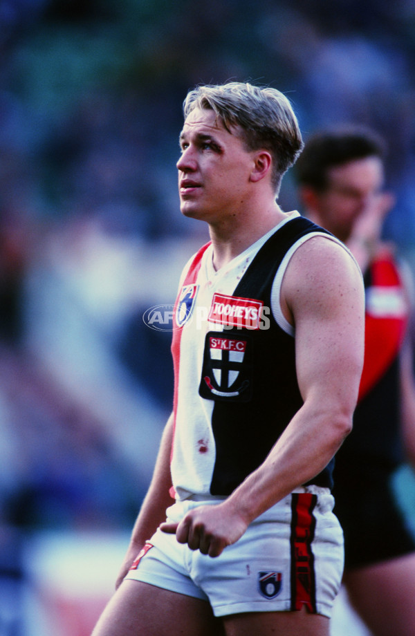 AFL 1994 Round 18 - St Kilda v Essendon - 27429