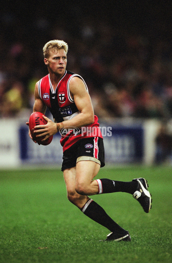 AFL 2001 Rd 2 - St Kilda v Geelong - 27494