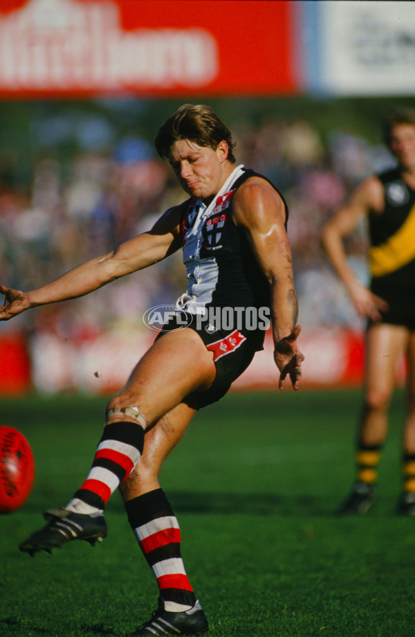 VFL 1985 - St Kilda Saints - 27471