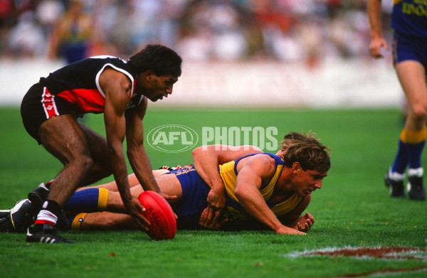 AFL 1990 - St Kilda v West Coast - 27689