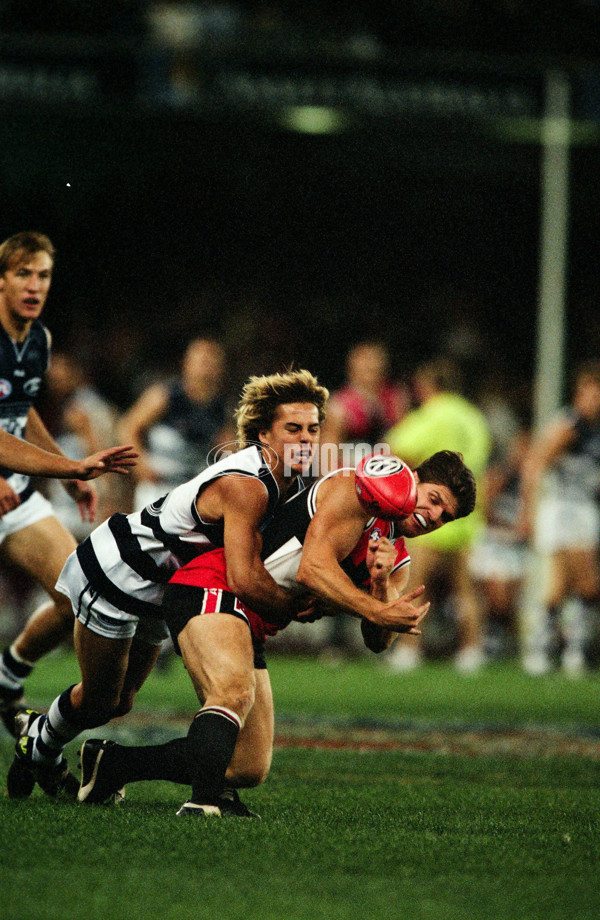 AFL 2001 Rd 2 - St Kilda v Geelong - 27664
