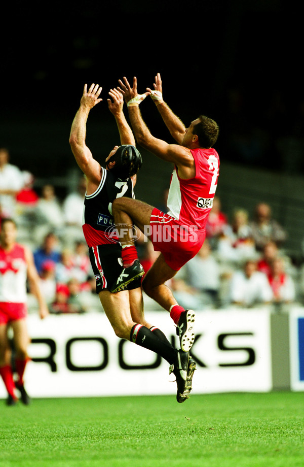 AFL 2001 Rd 6 - St Kilda v Sydney - 27886