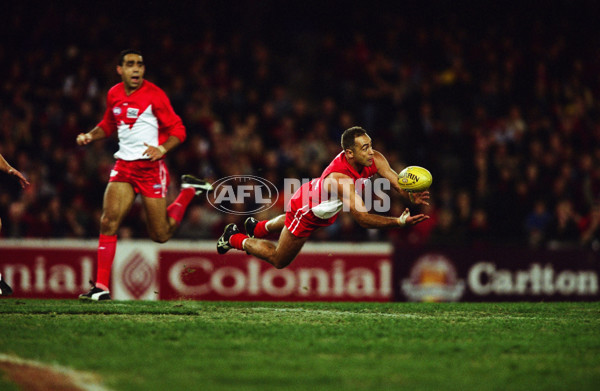 AFL 2001 Rd 19 - Essendon v Sydney - 27890