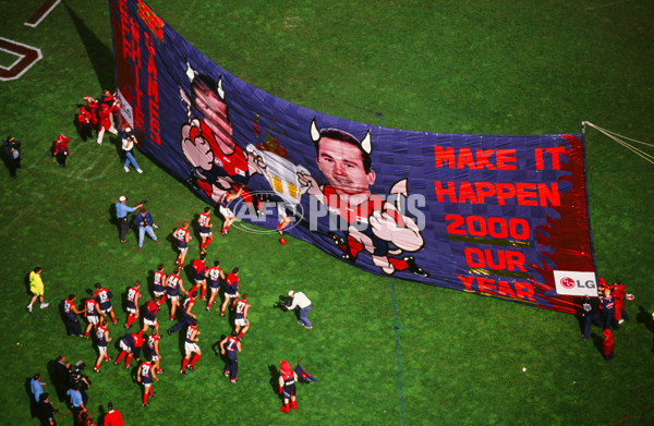 AFL 2000 Grand Final - Essendon v Melbourne - 28227