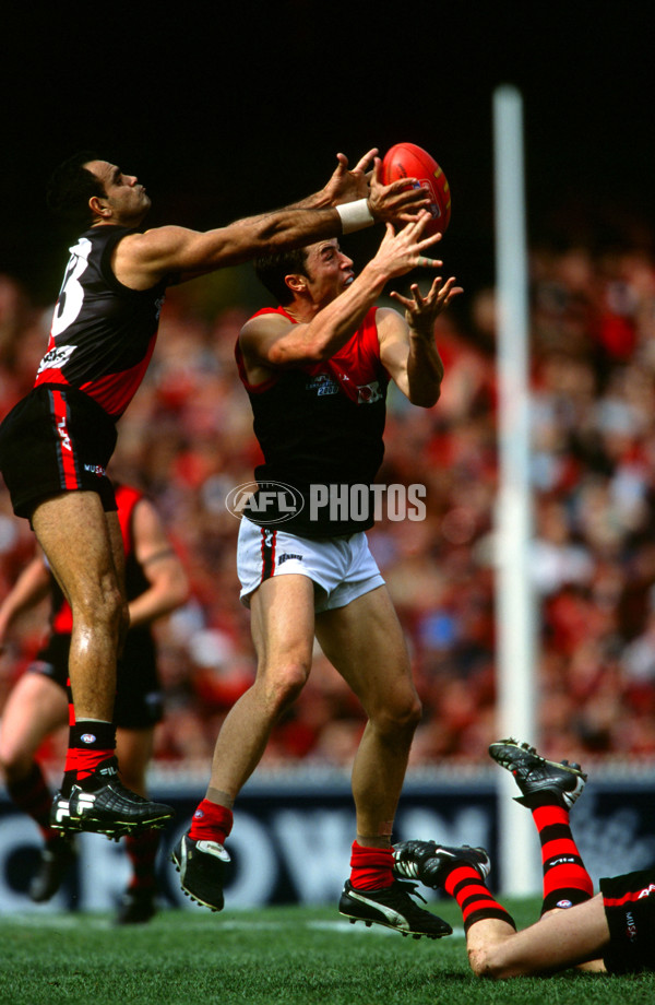 AFL 2000 Grand Final - Essendon v Melbourne - 28198