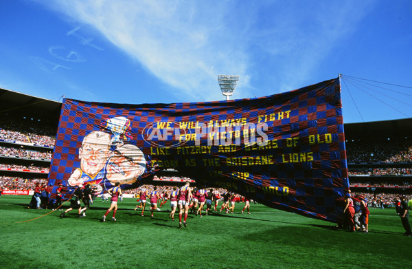 AFL 2001 Grand Final - Essendon v Brisbane - 28265