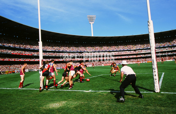 AFL 2001 Grand Final - Essendon v Brisbane - 28271
